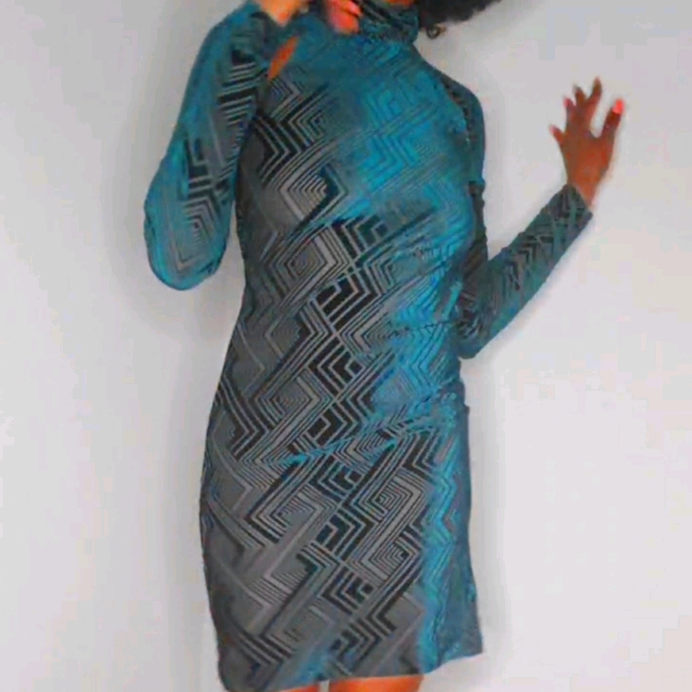 Retro Chevron Cutout Turquoise Dress